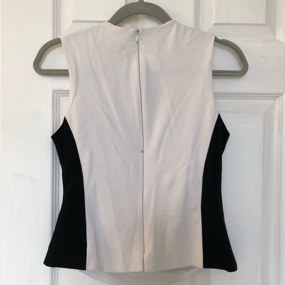 Judith & Charles zipper back sleeveless top, white and black, size 6 - Picture 2 of 5